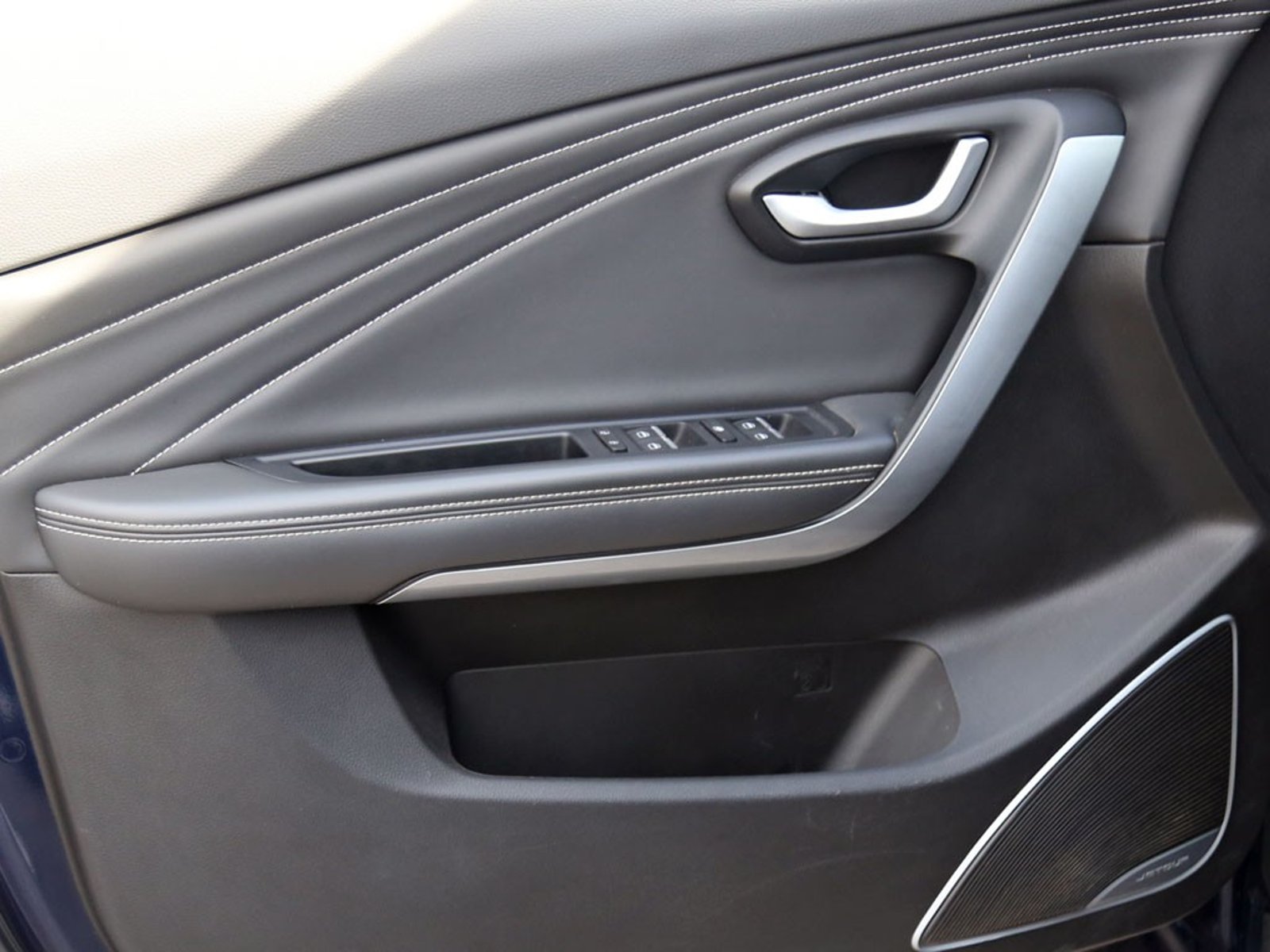 Jetour X70 1.5T GL 4X2 MT 5P 2024 - Imagen 18 de 20