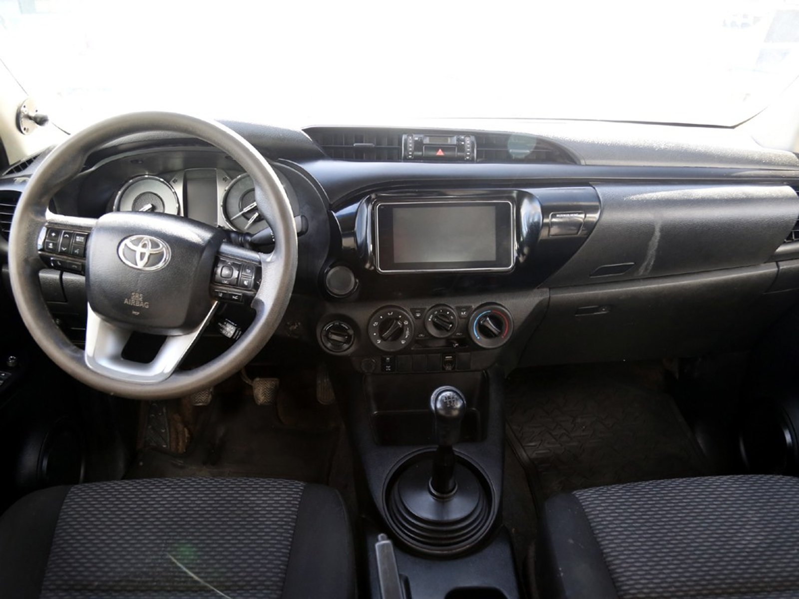 Toyota HILUX 2.4 DX 4x4 MT 2023 - Imagen 14 de 20