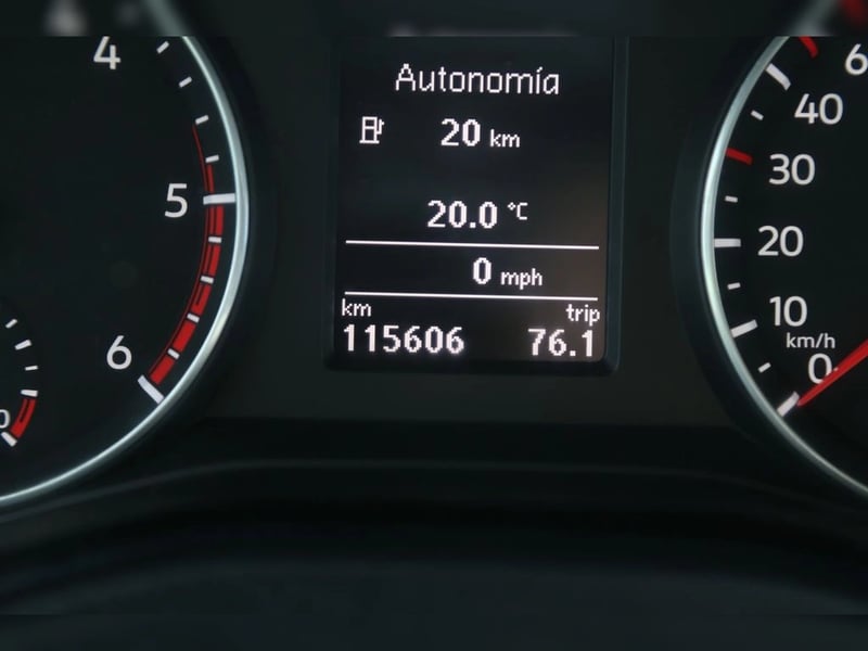Volkswagen AMAROK 2.0 TREDLINE MT 4X4 DIESEL 2023 - Imagen 20 de 20