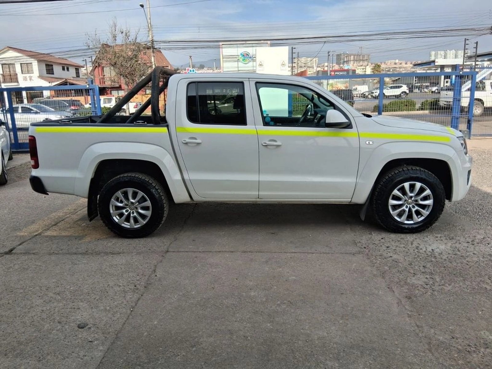 VOLKSWAGEN AMAROK 2.0 TRENDLINE MT 4X4 DIESEL 2022 - Imagen 4 de 20