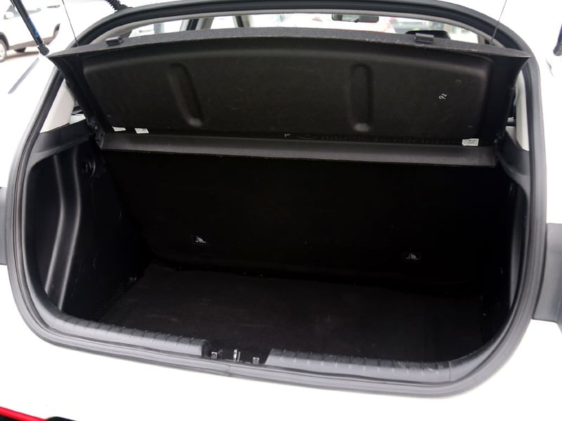 Hyundai I20 1.4 PLUS MT 2025 - Imagen 9 de 20