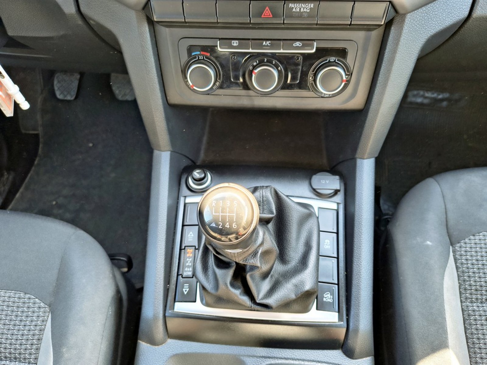 VOLKSWAGEN AMAROK 2.0 TRENDLINE 4X4 2023 - Imagen 19 de 20