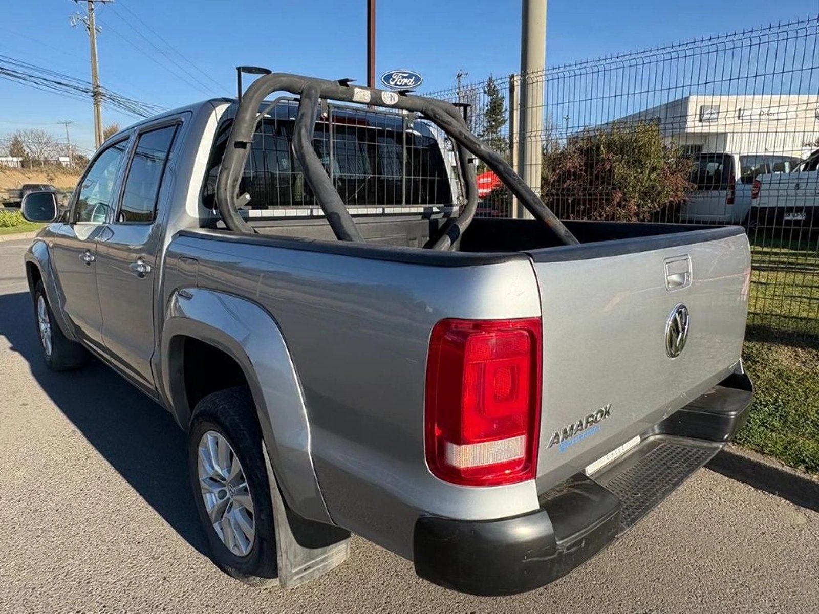 VOLKSWAGEN AMAROK TRENDLINE 4X2 MT 2023 - Imagen 7 de 12