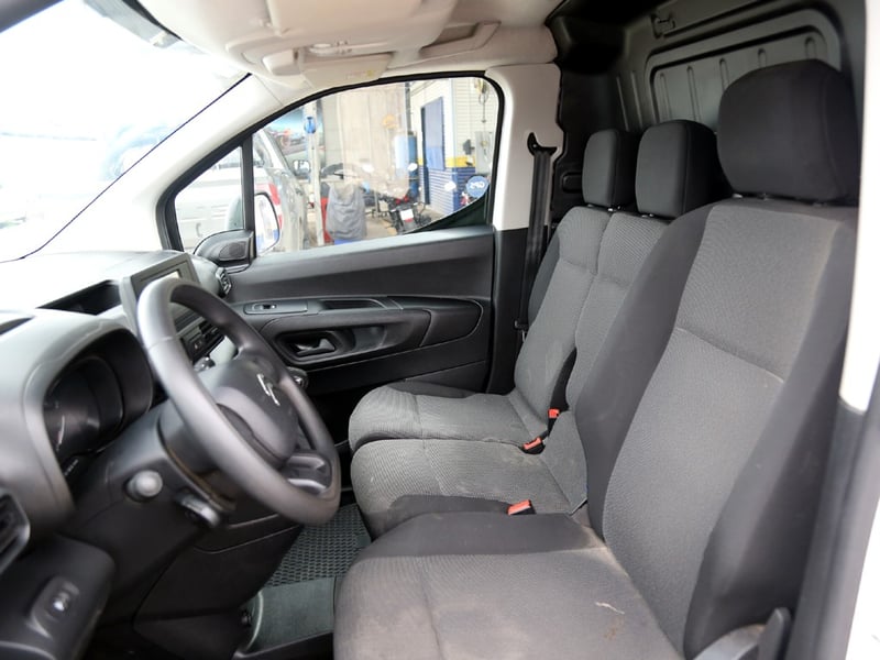 Citroën BERLINGO BLUEHDI 1.5 2024 - Imagen 12 de 20