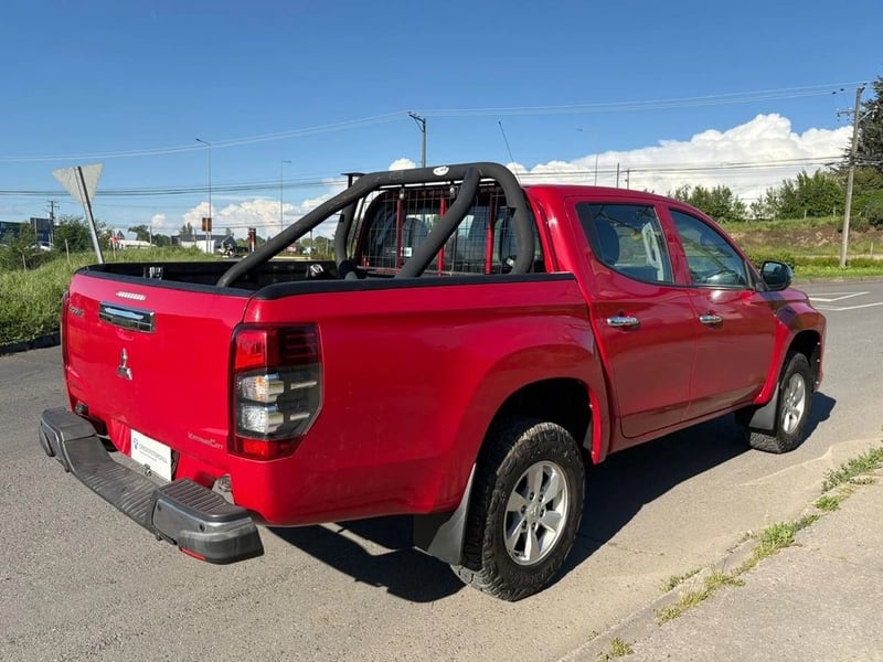 Mitsubishi L200 KATANA CRT 4X4 2023 - Imagen 5 de 11