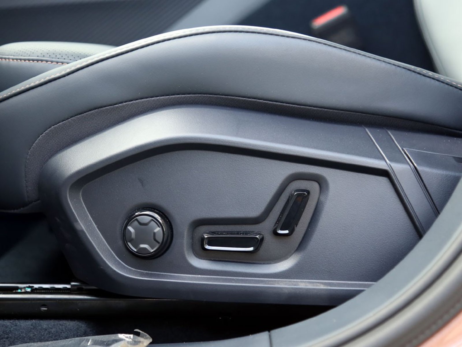 LYNK&CO 08 HALO HYBRID PHEV 1.5T 2026 - Imagen 18 de 20