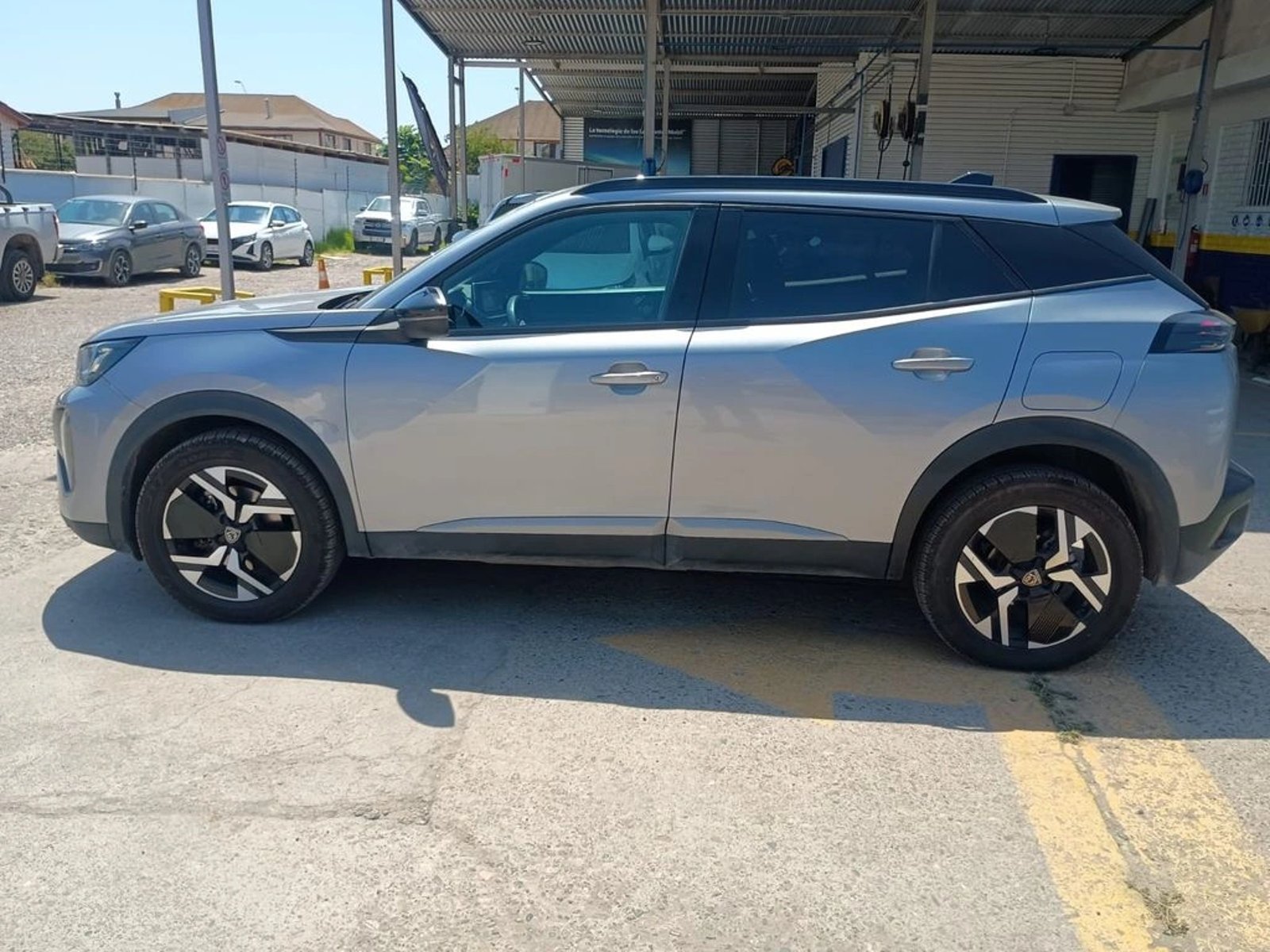 PEUGEOT 2008 ALLURE 1.5 DIESEL AT 2025 - Imagen 5 de 16