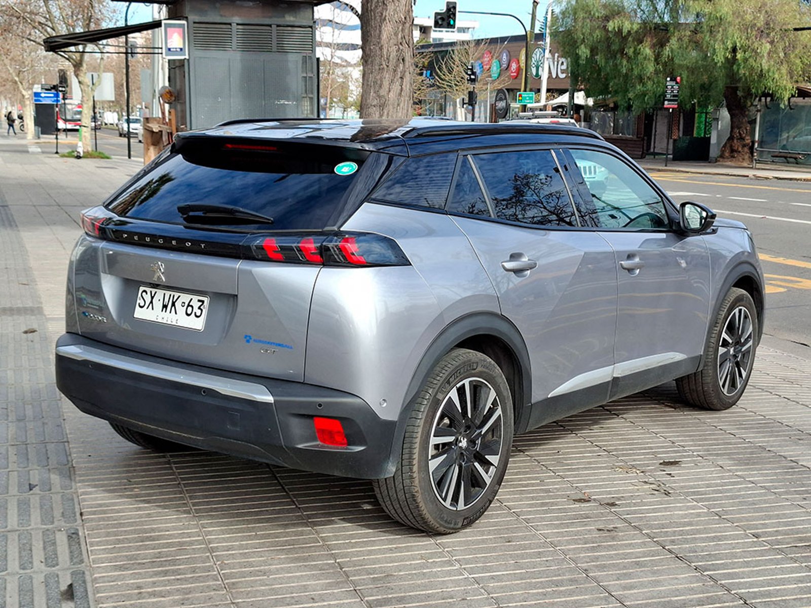 Peugeot E-2008 2008 EV 2023 - Imagen 6 de 20