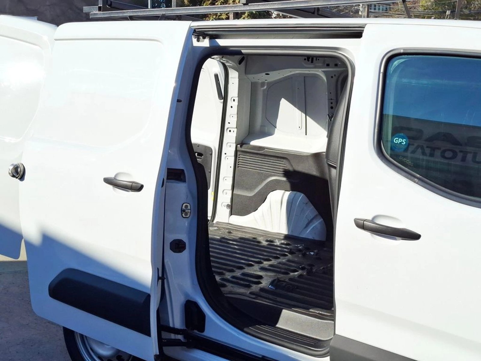PEUGEOT PARTNER 1.5 2023 - Imagen 10 de 20