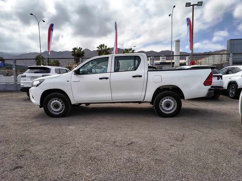 Toyota HILUX 2.4 Diesel 4x2 T/M 2021 - Imagen 4 de 18