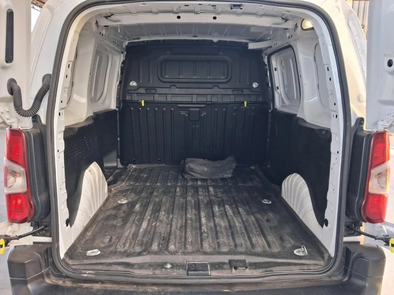 Peugeot PARTNER L1 1.5 2025 - Imagen 4 de 17