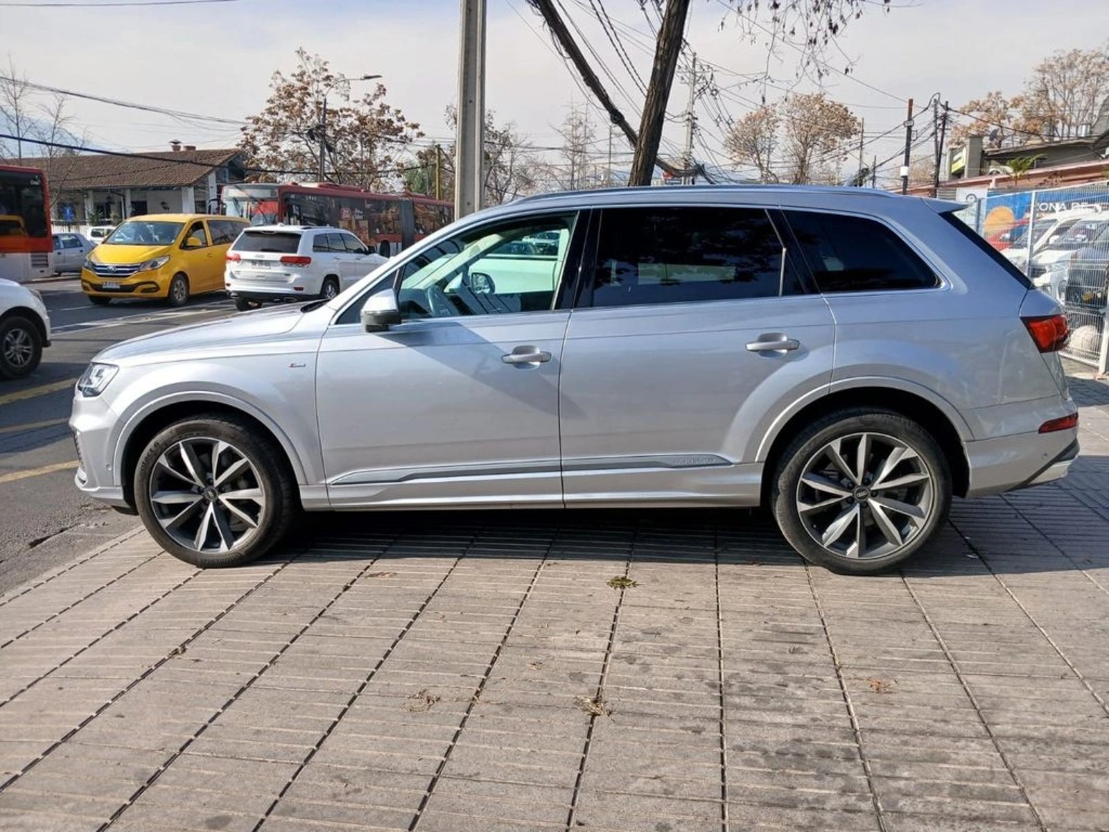 Audi Q7 Q7 55 TFSI Sport 2023 - Foto 4 de 20
