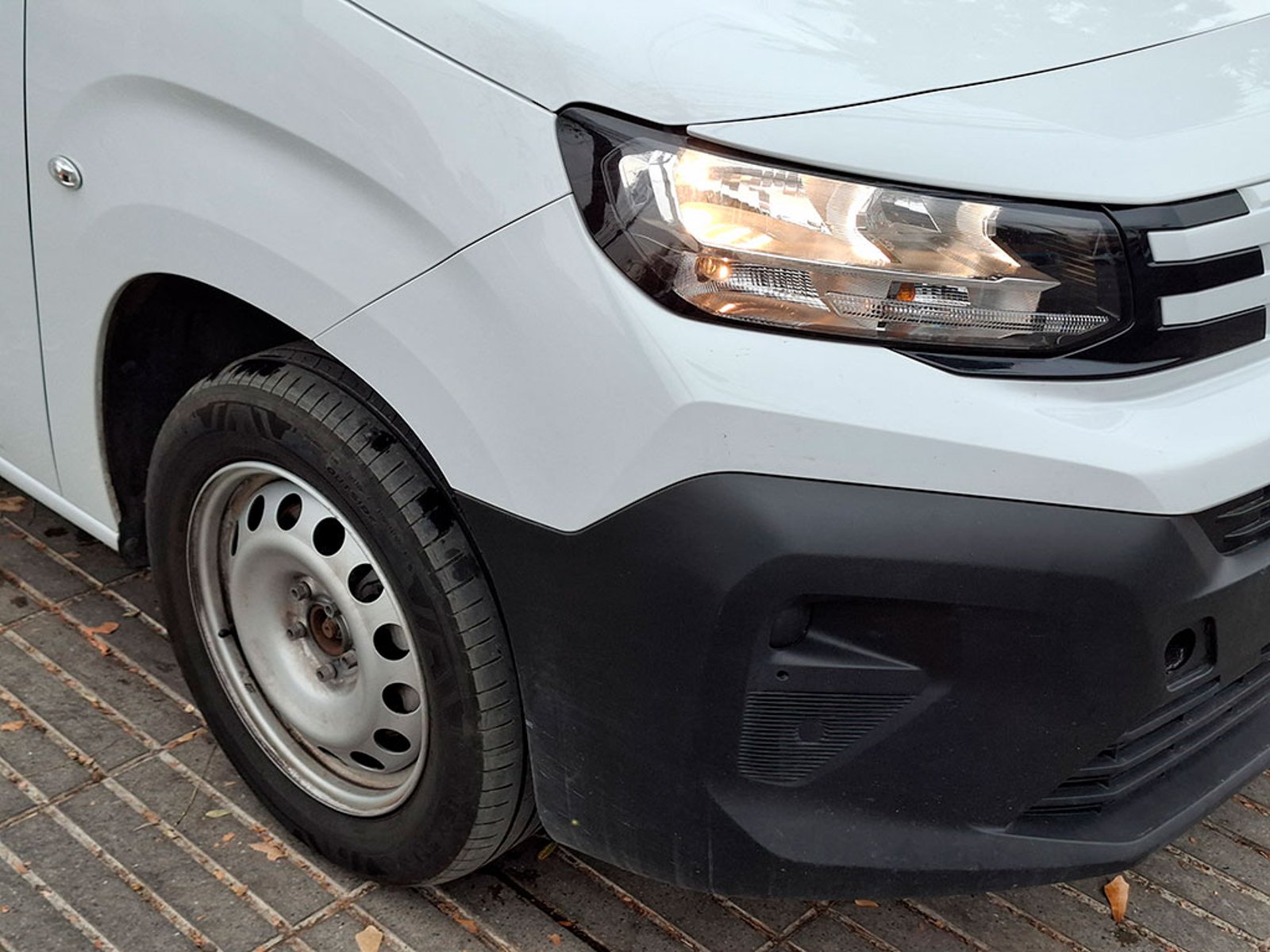 Peugeot PARTNER PARTNER L1 1.5 Diesel 4X2 T/M 2025 - Imagen 7 de 20