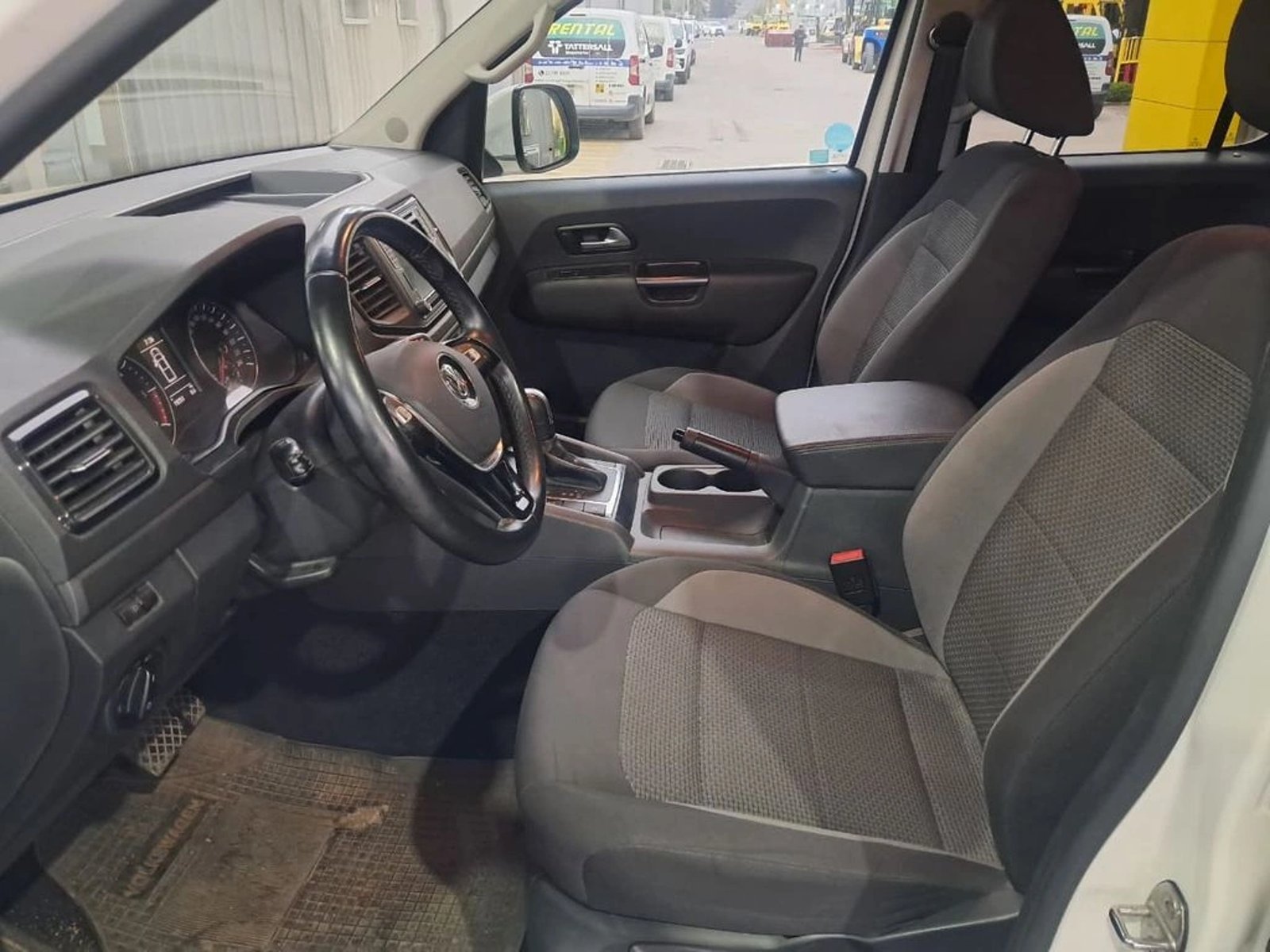 Volkswagen AMAROK 2.0 COMFORTLINE 4X4 AT 2022 - Imagen 11 de 20