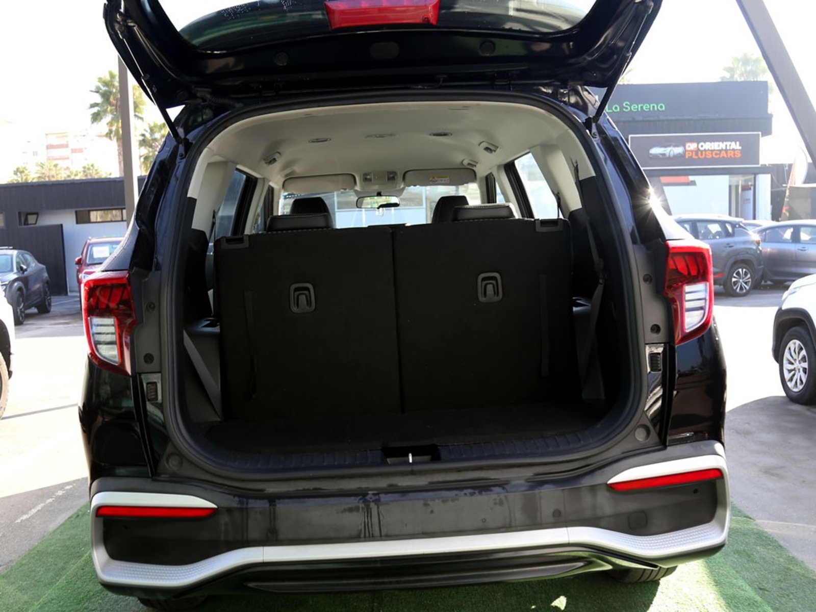 Kia CARENS EX 1.4 AUT 2023 - Imagen 7 de 20