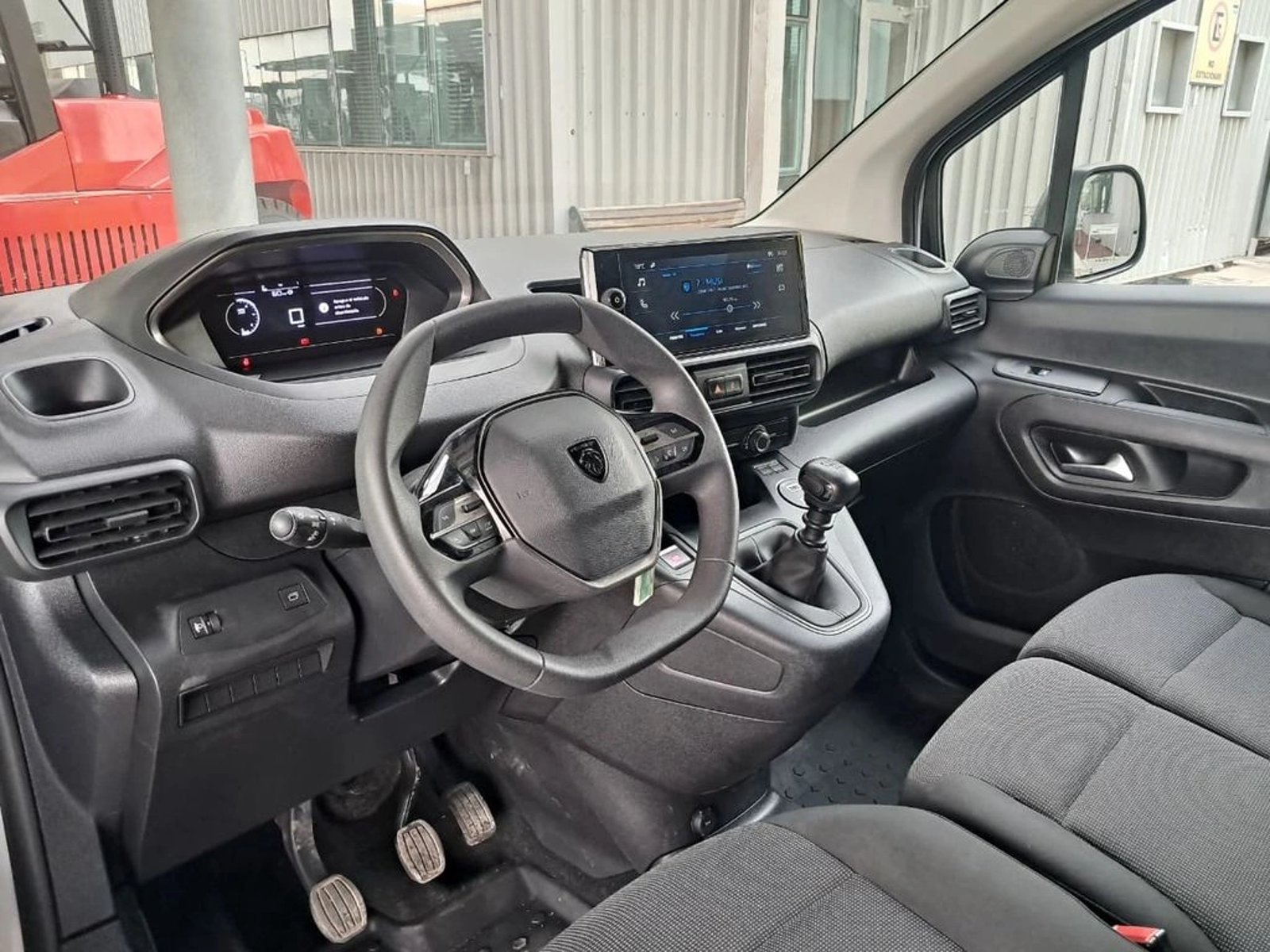 Peugeot PARTNER L1 1.5 HDI 4X2 MT 2025 - Imagen 14 de 20