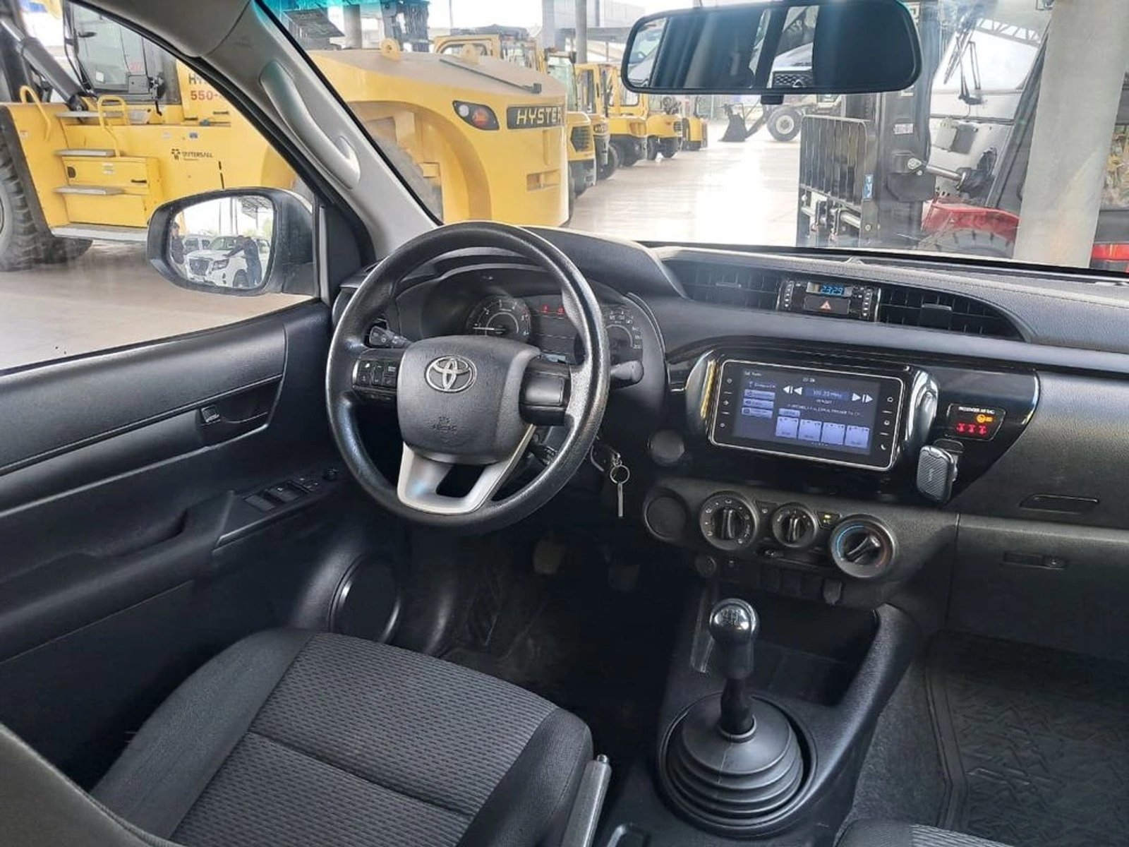 TOYOTA HILUX DX 2.4 4X2 2022 - Imagen 17 de 20