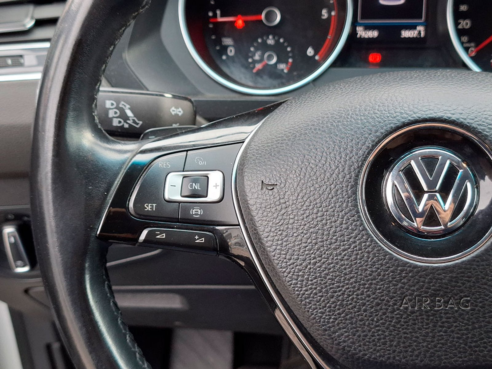 Volkswagen TIGUAN COMFORTLINE 4MOTION AT DIESEL 7 PASAJEROS 2020 - Imagen 11 de 20