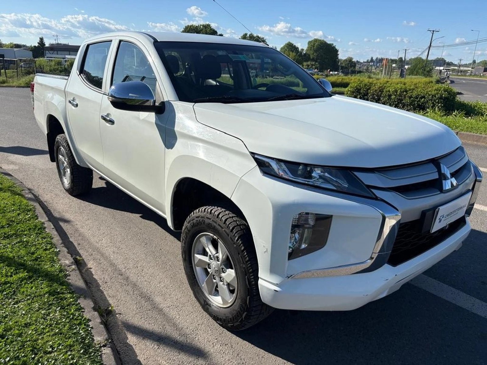 Mitsubishi L200 CR KATANA 4X2 2023 - Foto 2 de 12