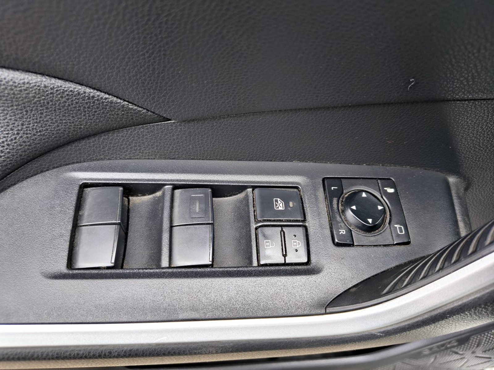 Toyota RAV4 RAV 4 2.5 Gasolina 4x4 T/A - BLINDADA 2022 - Imagen 8 de 20