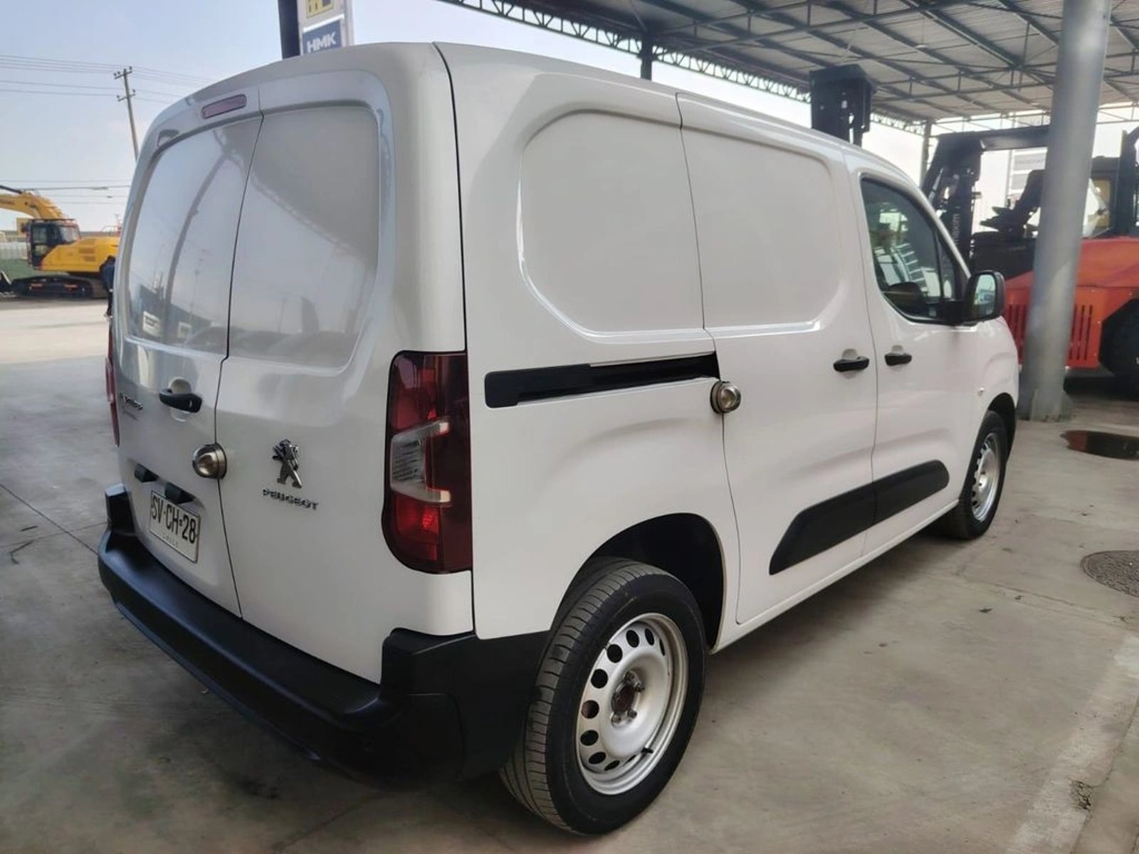 Peugeot PARTNER 1.5 L1 HDI  4X2 MT 5P 2023 - Imagen 8 de 15