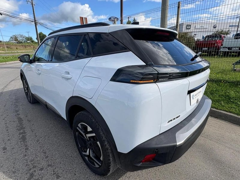 Peugeot 2008 BLUE HDI 2025 - Imagen 6 de 13