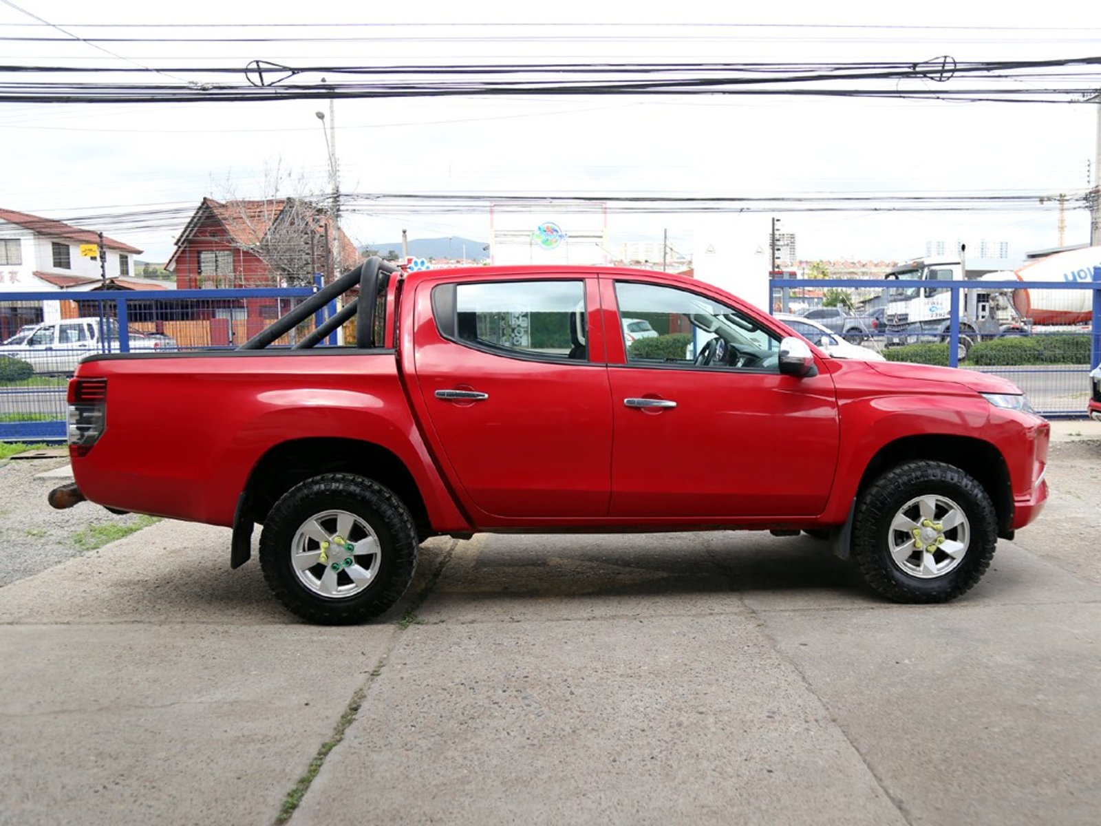 Mitsubishi L200 KATANA CRT 2023 - Imagen 4 de 20