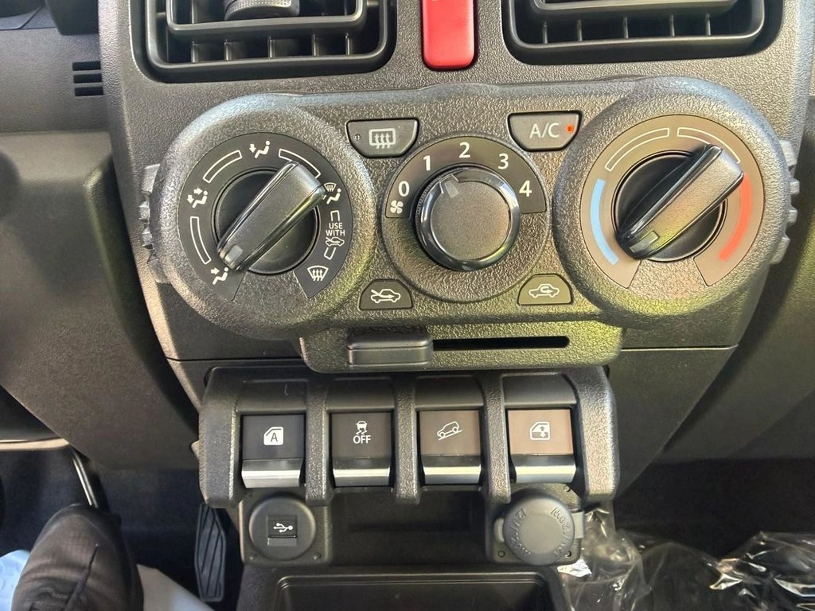 Suzuki JIMNY GL WINCHE MT 4X4 PRECIO+ IVA 2026 - Imagen 10 de 15