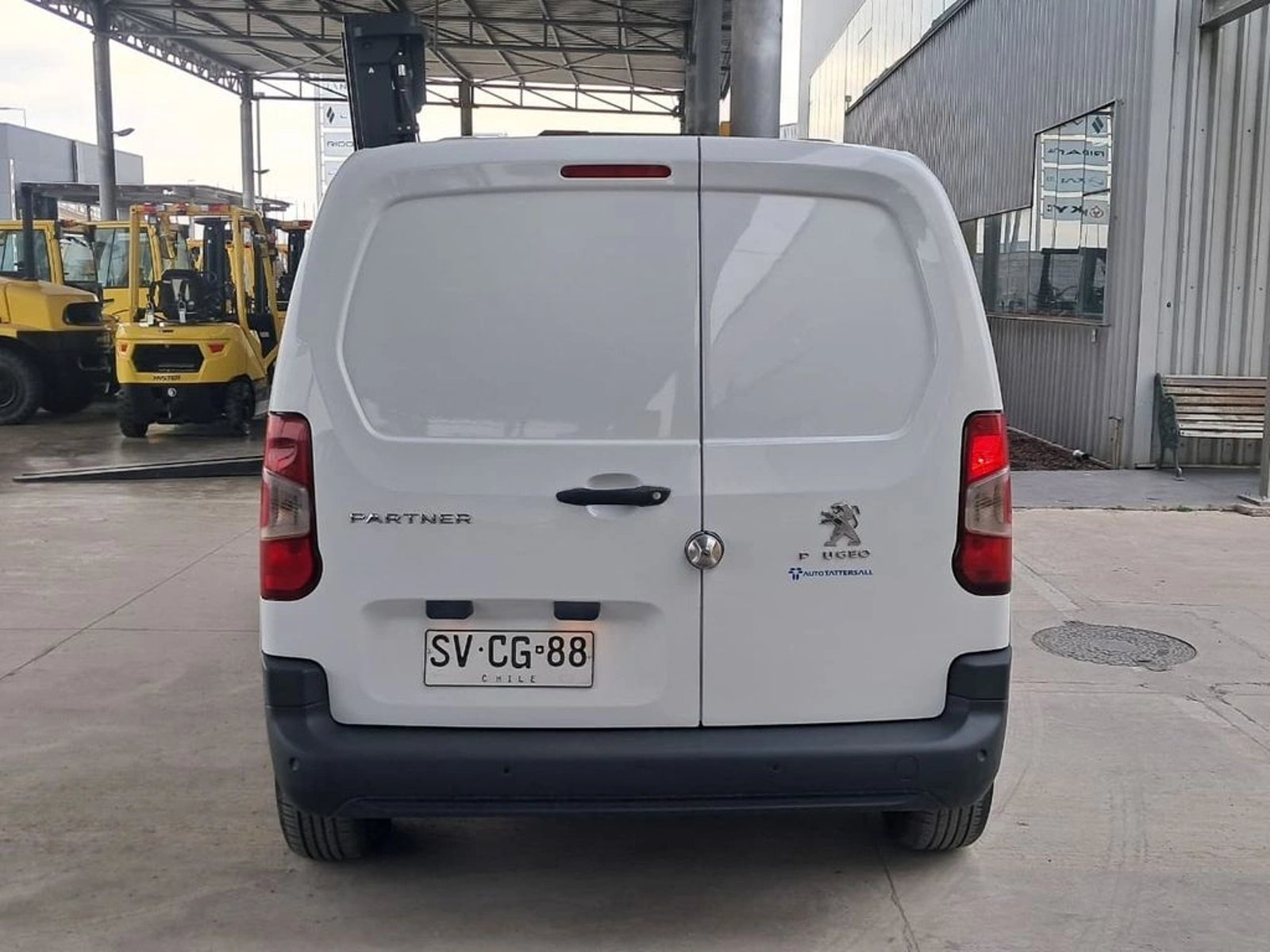 Peugeot PARTNER L1 1.5  HDI 4X2 MT 2023 - Imagen 7 de 19