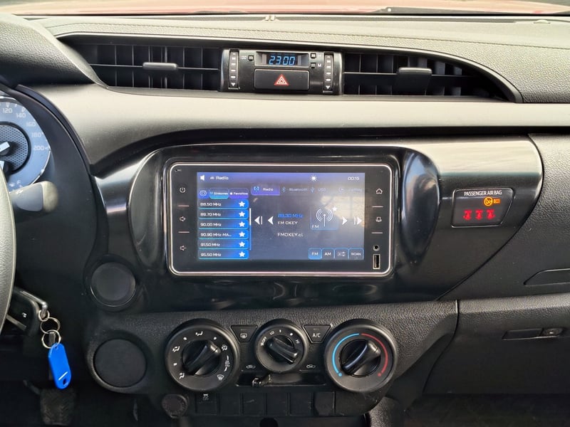Toyota HILUX 2.4 Diesel 4x2 T/M 2023 - Imagen 16 de 20
