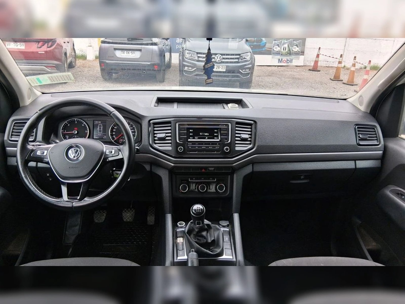 VOLKSWAGEN AMAROK 2.0 TRENDLINE DIESEL 4MOTION 4X4 DOB. CAB. MT 4P 2023 - Imagen 13 de 19
