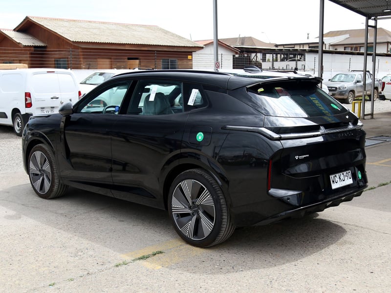 Lynk & Co 08 08 PHEV 2027 - Imagen 8 de 20