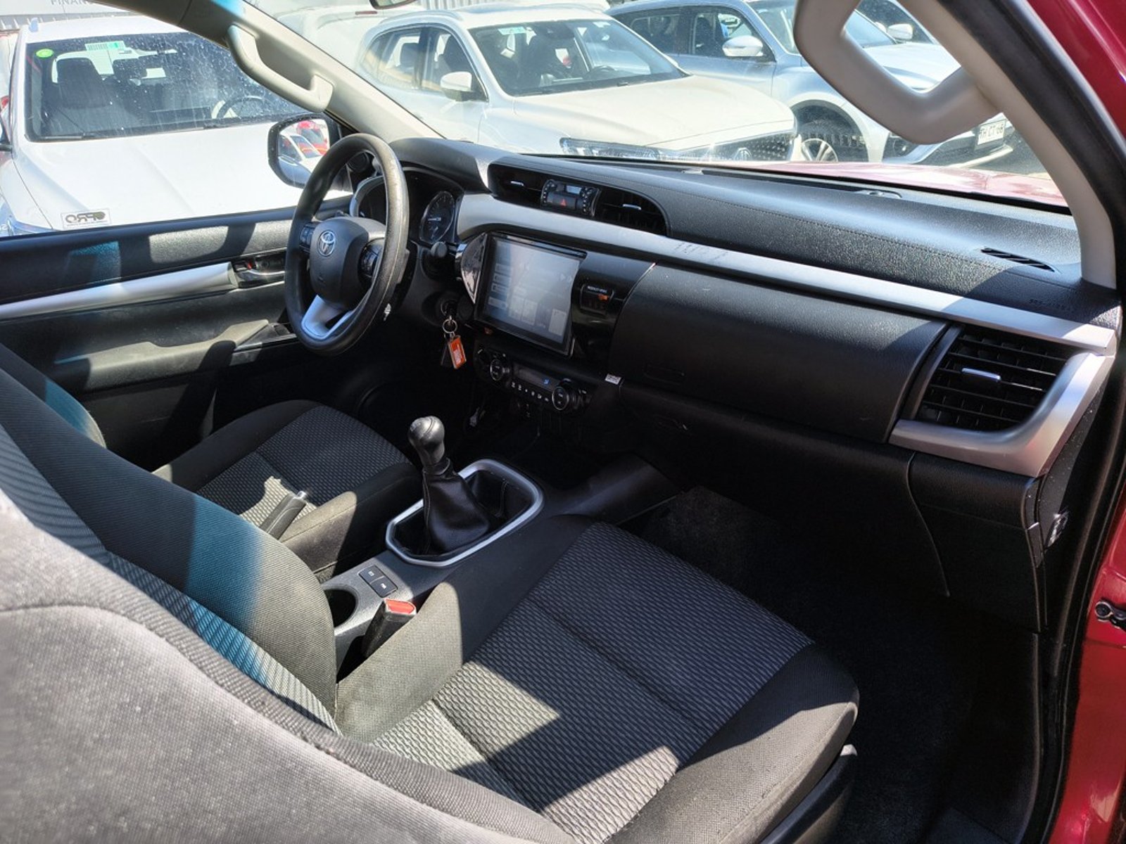 TOYOTA HILUX 2.8 SR Diesel 4X4 T/M 2022 - Imagen 18 de 18