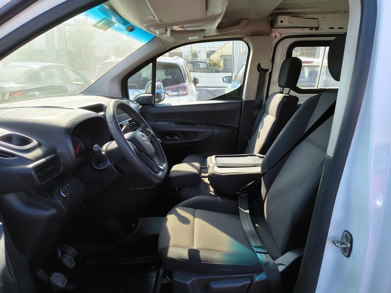 Opel COMBO 1.6 Diesel 4x2 T/M 2022 - Imagen 9 de 20