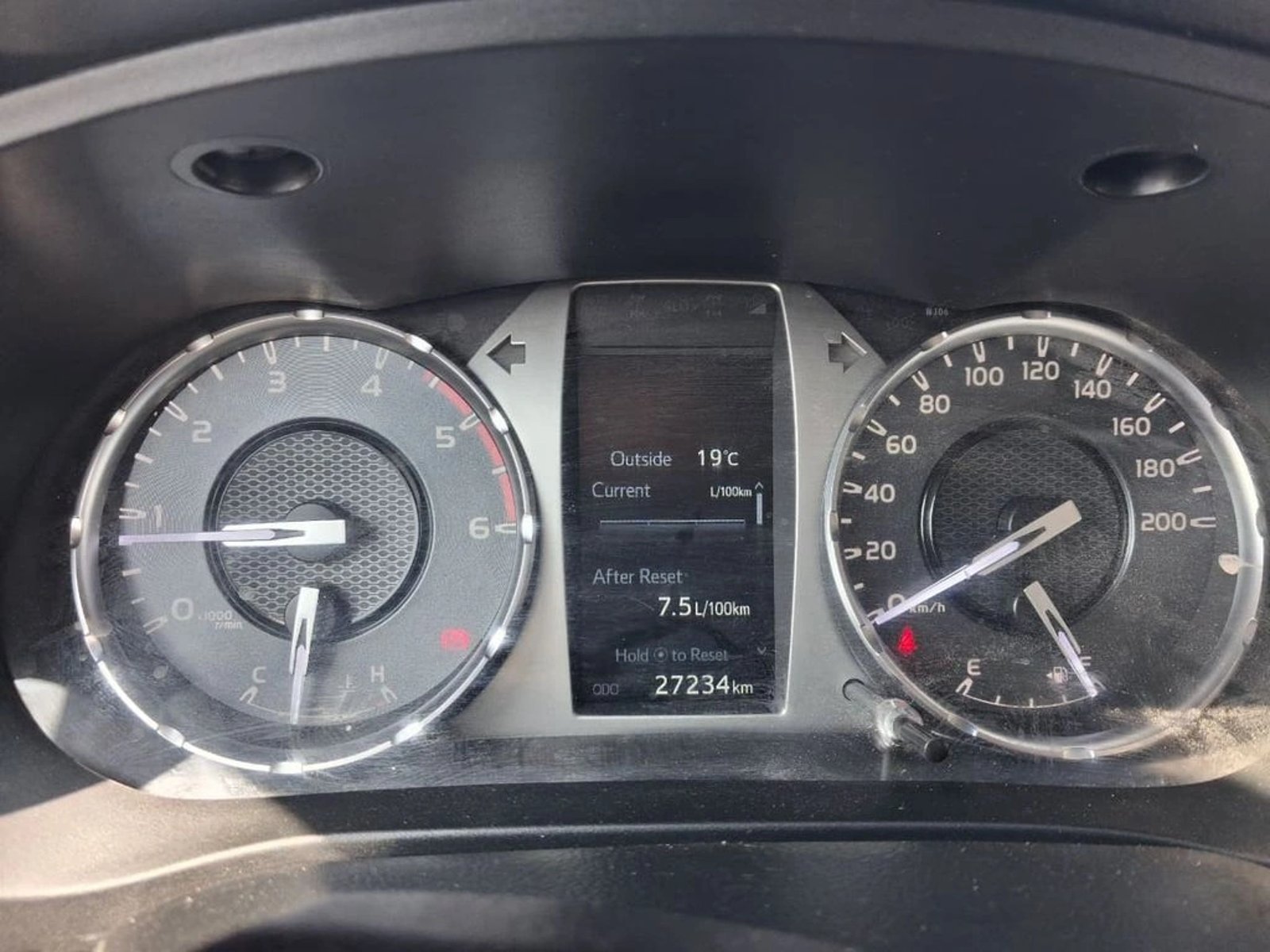 TOYOTA HILUX TSS 2.4 Diesel 4X2 T/M 2021 - Imagen 13 de 17