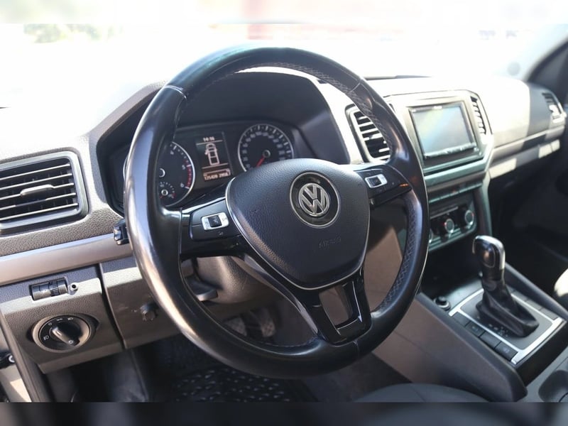 Volkswagen AMAROK 2.0 COMFORTLINE DIESEL 4MOTION 4X4 DOB. CAB. AT 4P 2023 - Imagen 13 de 20
