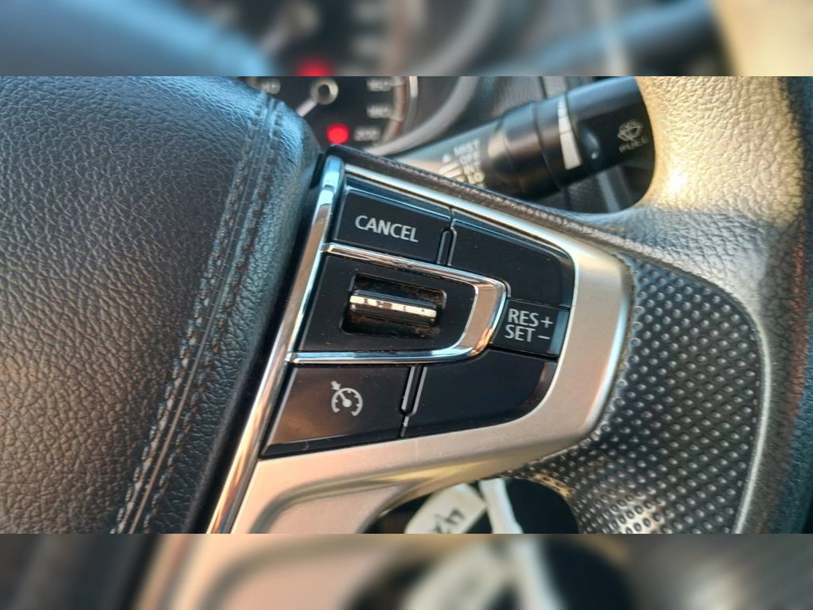 MITSUBISHI L200 2.4 KATANA CRT DIESEL  4X4 MT 4P 2022 - Imagen 11 de 12