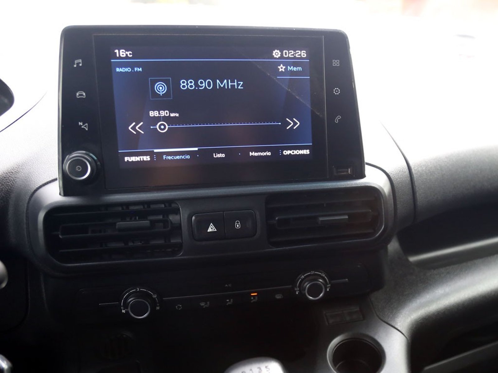 PEUGEOT PARTNER 1.5 L1 HDI DIESEL 100HP 4X2 MT 5P 2024 - Imagen 13 de 19