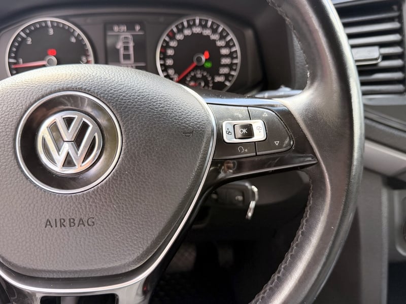 Volkswagen AMAROK 2.0 COMFORTLINE  4MOTION 2023 - Imagen 19 de 20