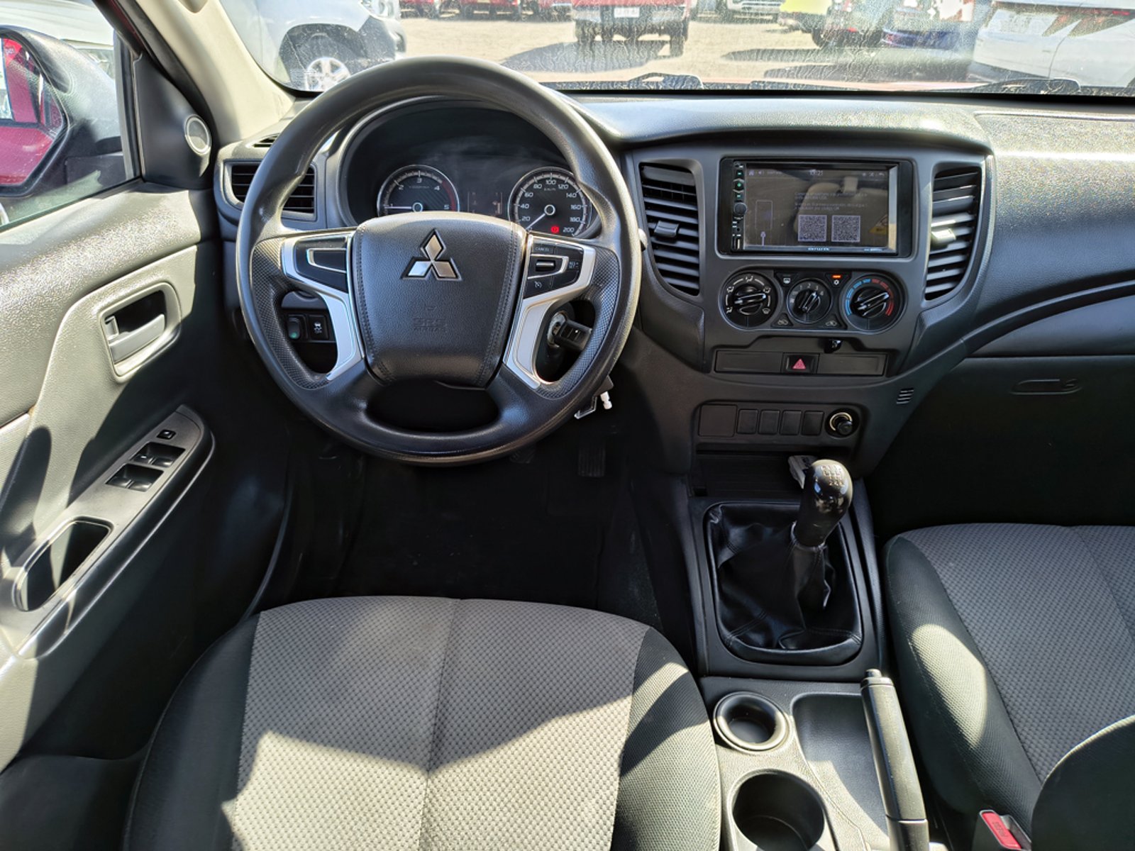 Mitsubishi L200 L200 KATANA 2.4 Diesel 4x2 T/M 2022 - Imagen 17 de 19