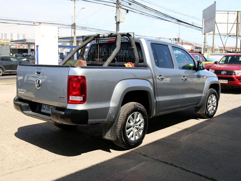 Volkswagen AMAROK 2.0 TRENDLINE DIESEL 4X4 MT 2023 - Imagen 6 de 20