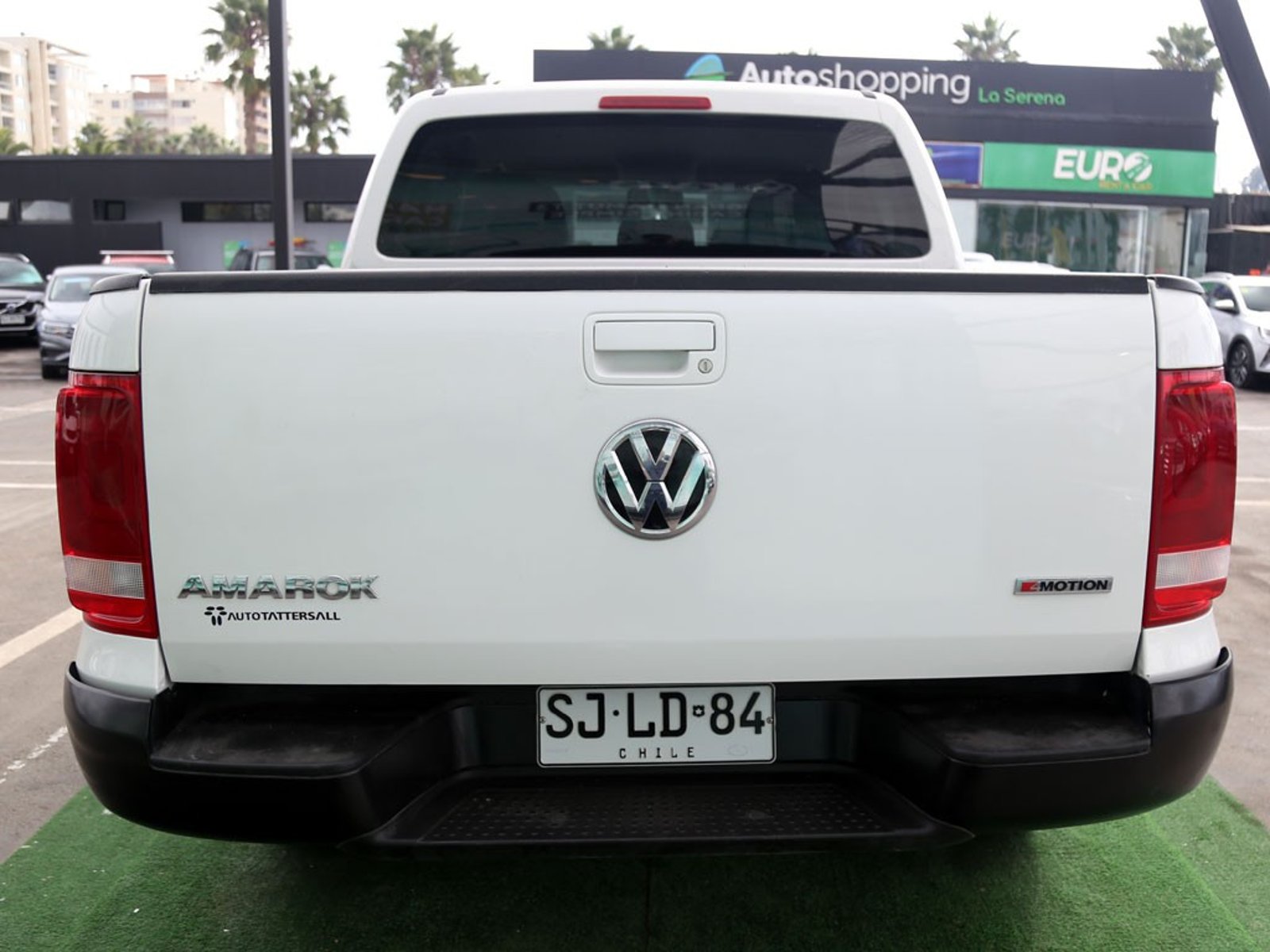 VOLKSWAGEN AMAROK 2.0 TREDLINE 4X4 MT 2023 - Imagen 6 de 20