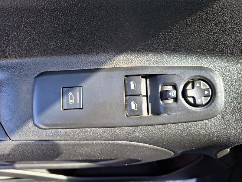 Peugeot PARTNER L2 1.6 Diesel 4x2 T/M 2023 - Imagen 8 de 18