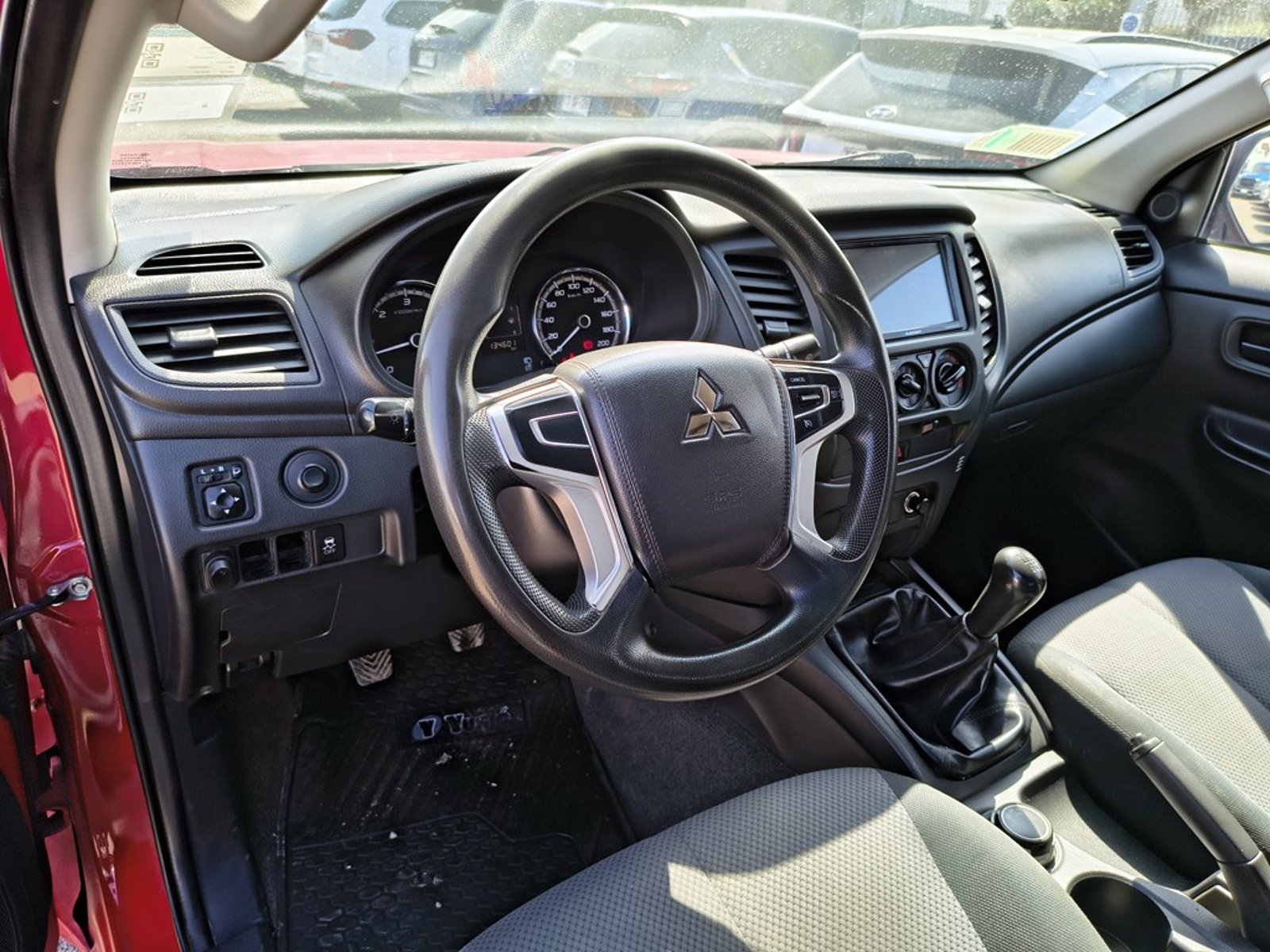 Mitsubishi L200 KATANA 2.4 Diesel 4x2 T/M 2022 - Imagen 11 de 20
