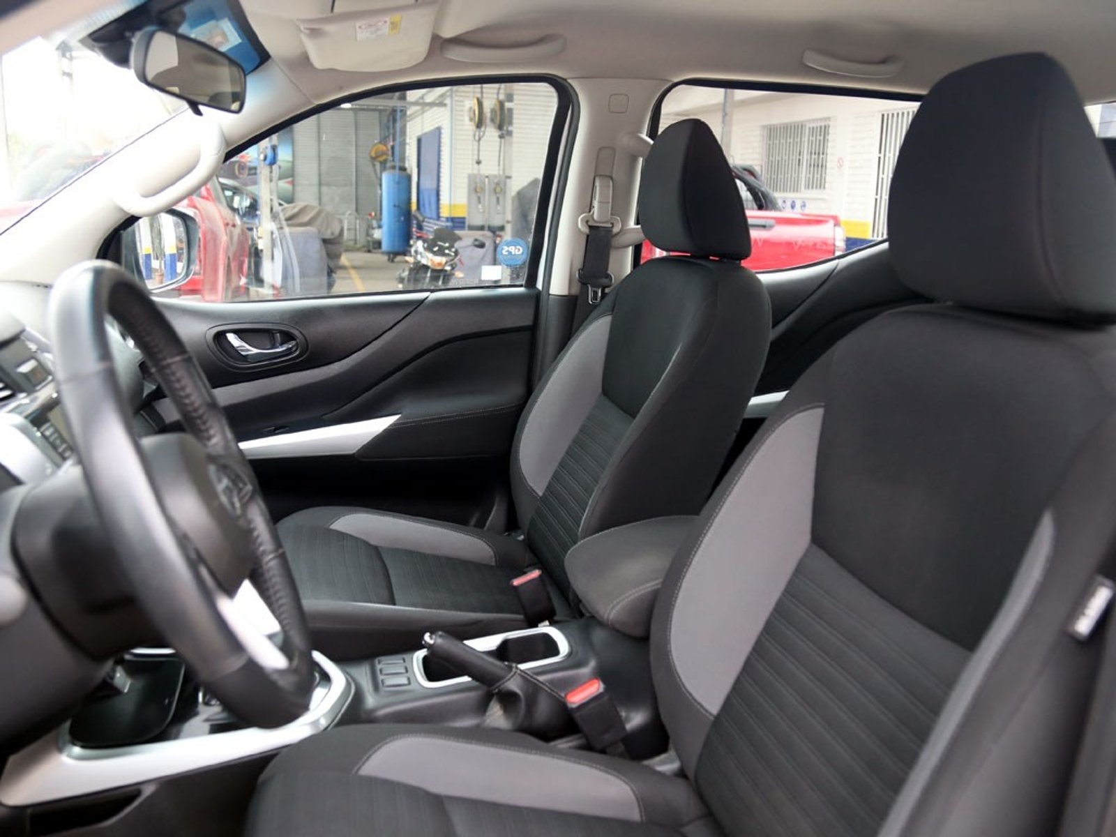 Nissan NAVARA 2.3D XE DIESEL 4X4 DOB.CAB. AT 4P 2022 - Imagen 18 de 20