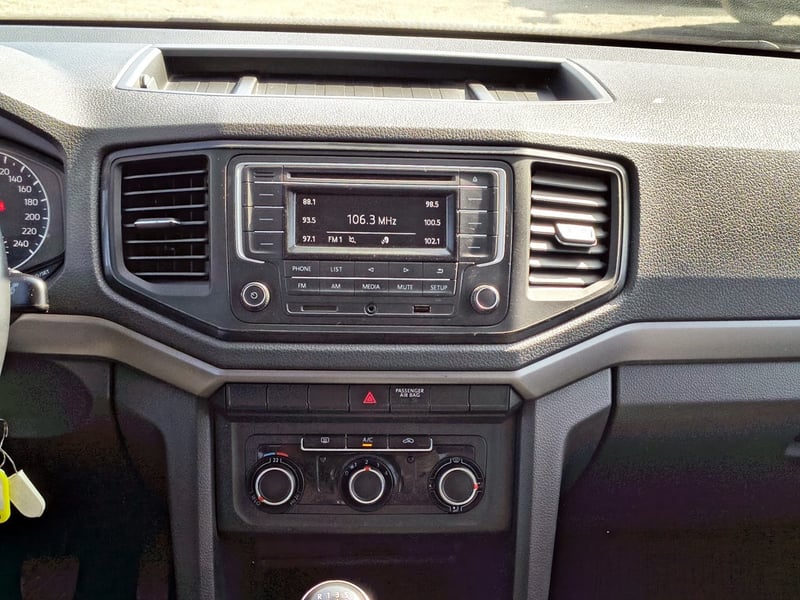 Volkswagen AMAROK TRENDLINE 4X4 2.0 2023 - Imagen 18 de 20