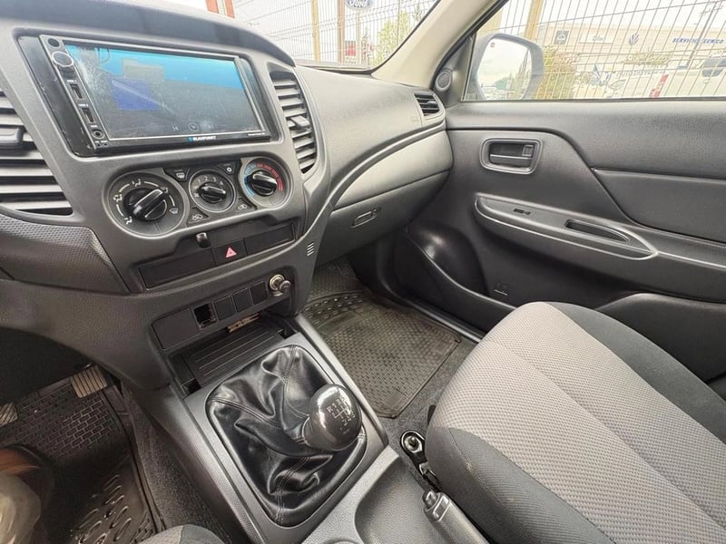 Mitsubishi L200 KATANA CR 4X2 2023 - Imagen 8 de 11
