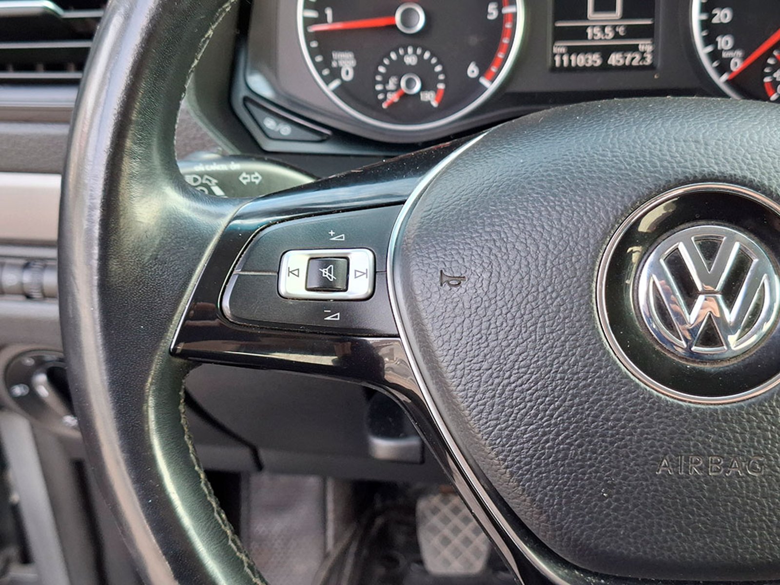 Volkswagen AMAROK 2.0 Confortline 4X2 MT 2023 - Imagen 11 de 20
