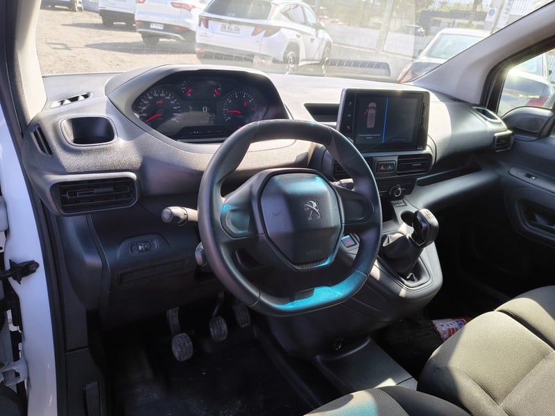 Peugeot PARTNER L2 1.6 Diesel 4x2 T/M 2023 - Imagen 11 de 18
