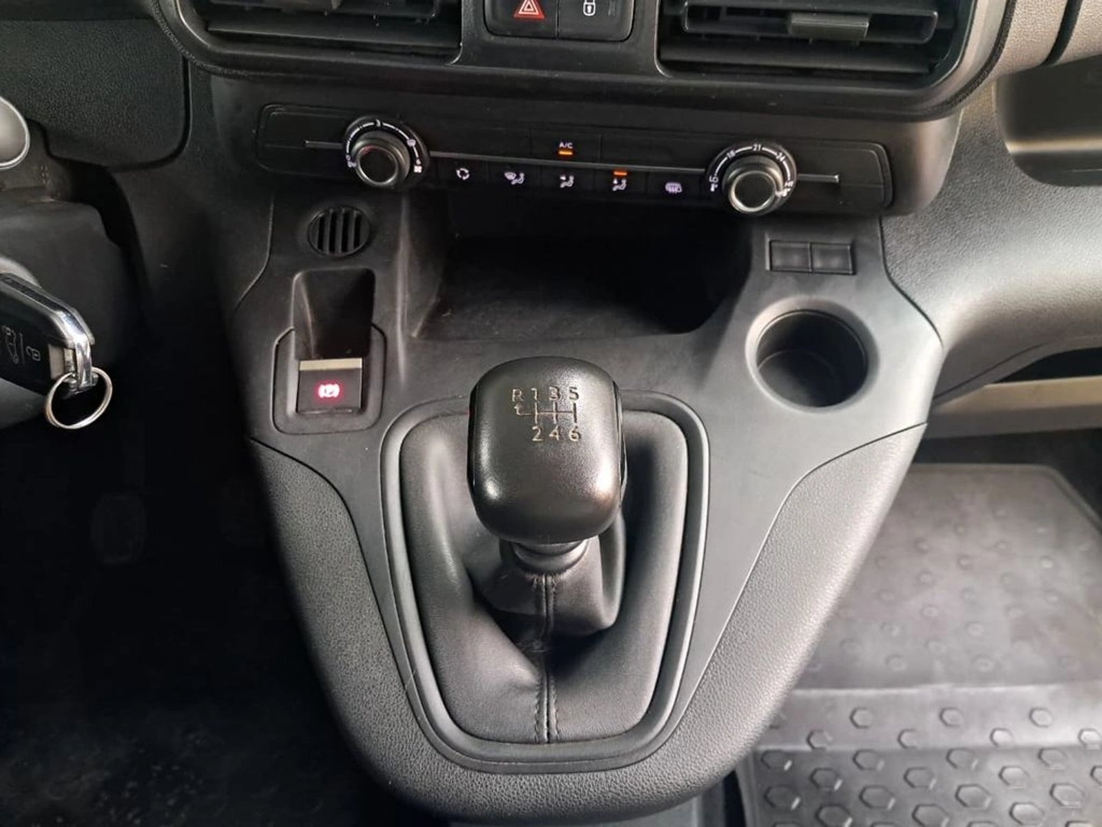 Peugeot PARTNER L1 1.5 HDI 4X2 MT 2024 - Imagen 16 de 19